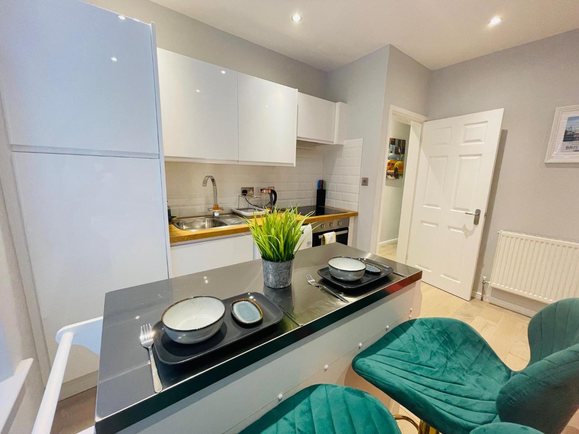 Bristol City Stays - Harbourside Apartments Екстериор снимка