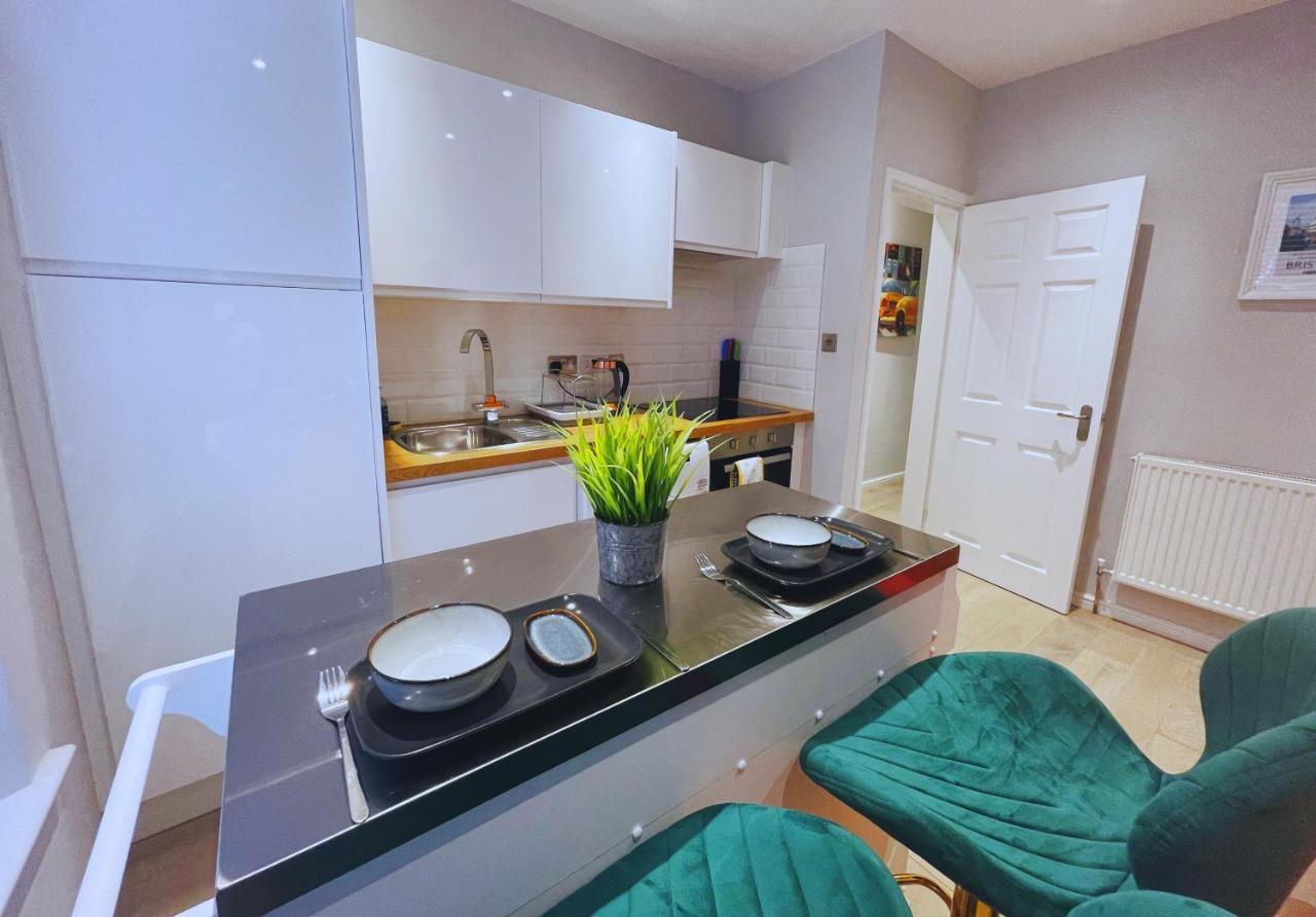 Bristol City Stays - Harbourside Apartments Екстериор снимка